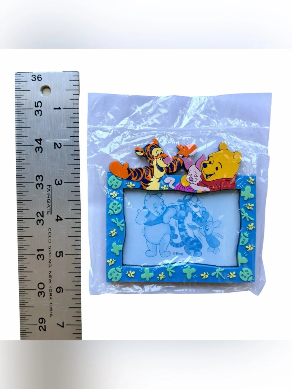 Vintage 2001 Disney Winnie the Pooh 3D Magnetic Frame Tigger Piglet NOS FLOMO